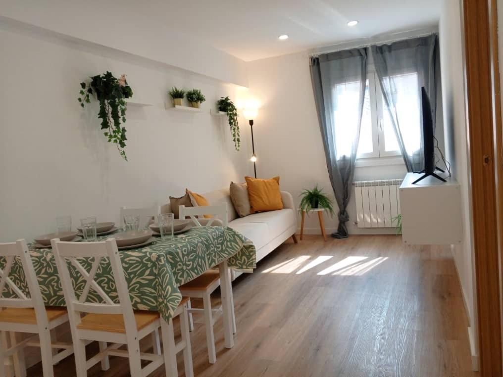 Apartment Centrico Familiar Rh 70 *